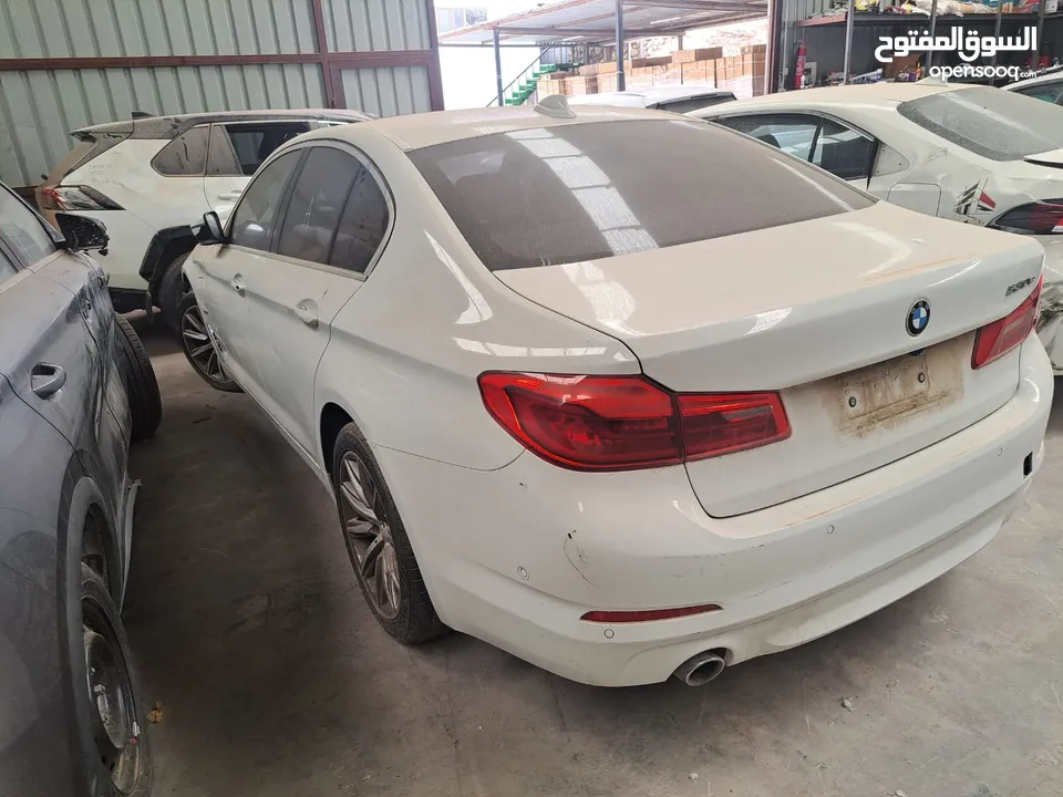 2020 BMW 530E hybrid فل للبيع على ضربتها او مصلحها تصلح لسوق الاعفاءات