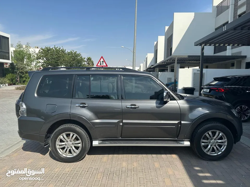 Pajero 2022 3.8L