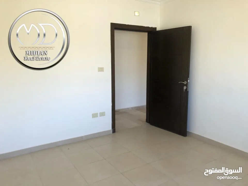 شقة جديدة للبيع ام السماق طابق اخير مع روف مساحة 180م اطلالة جميلة بسعر مميز جداً