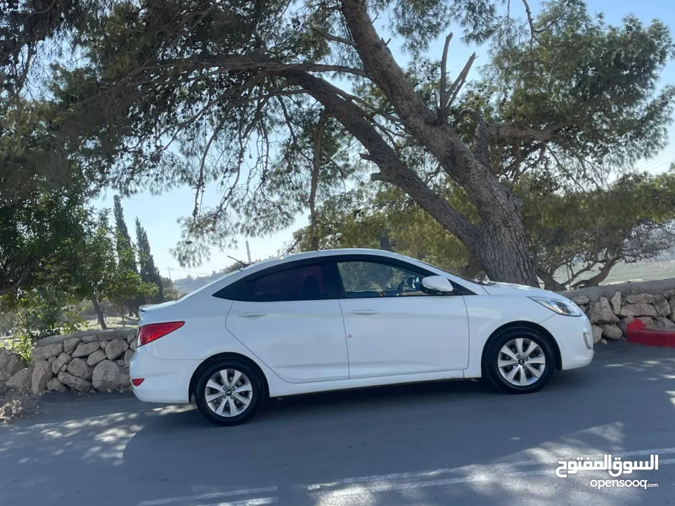 هونداي اكسنت 2016 اصل كوري عدد 2 لون ابيض ولون فضي / وبيكانتو 2019 /هوندا سيفيك 2008