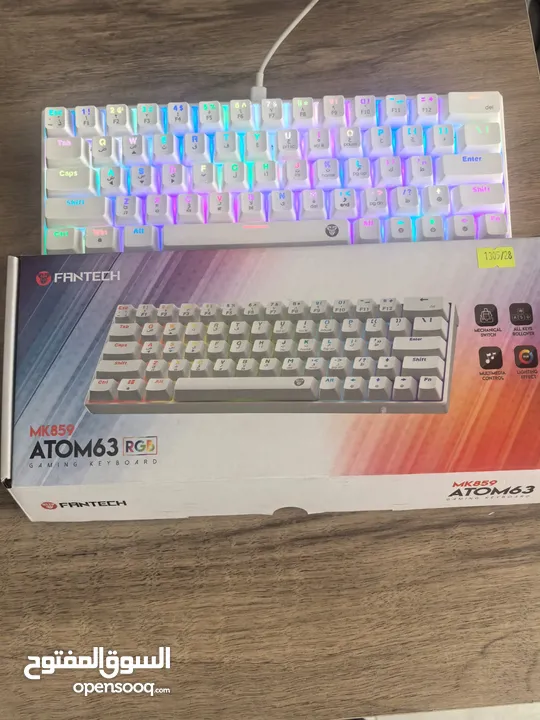 fantech atom 63 very clean and only been used for 2 weeks mechanical keyboard with blue switches
