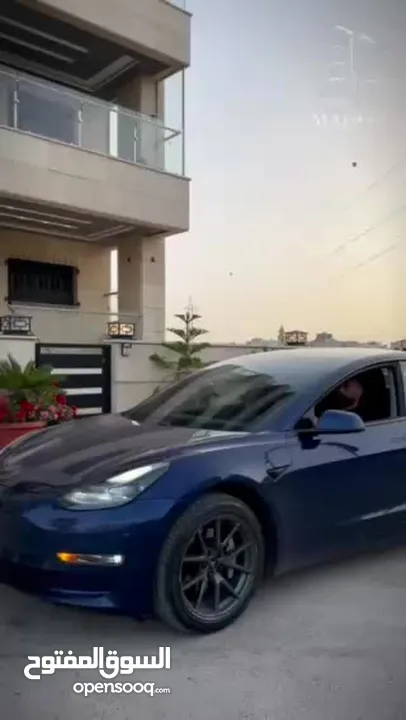 شقة ارضية لقطةفي طريق المطار  منطقة الحويطي خلف المدارس العالمية