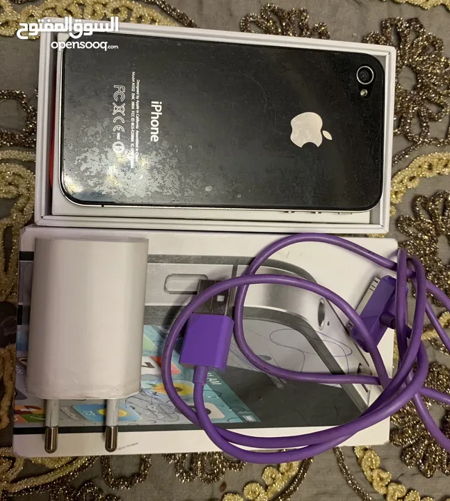 هاتف iphone 4 32 GB بحالة الزيرو كامل بالكارتونة