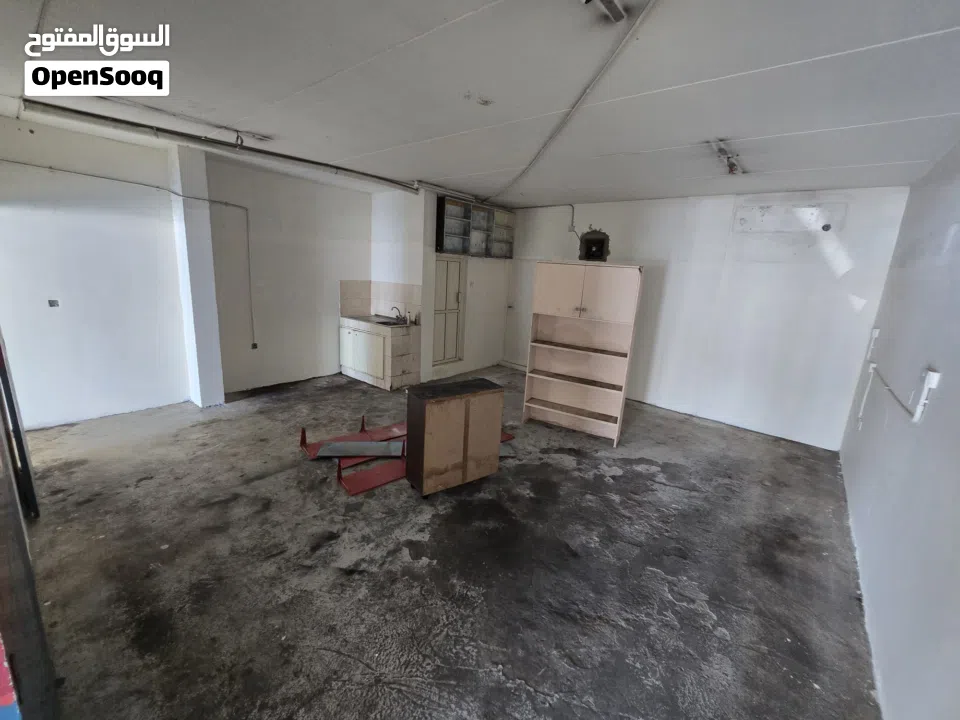 Show Room For Rent -Salmabad Near  Main Road Building And Ama University