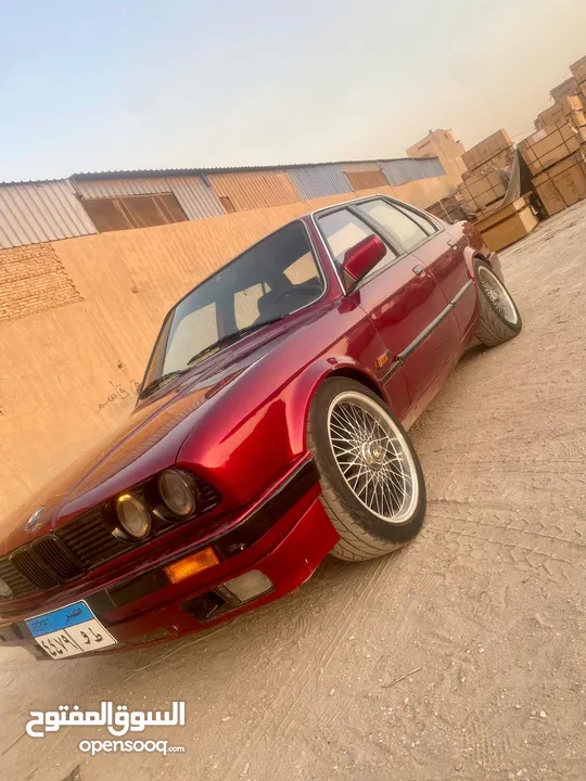 Bmw 316 e30   تعديل m40  موديل 85  مكنه 1800 m40  كرونه 3.91  طقم جنط 17  دواخل زيرو رخصة سنتين باسم