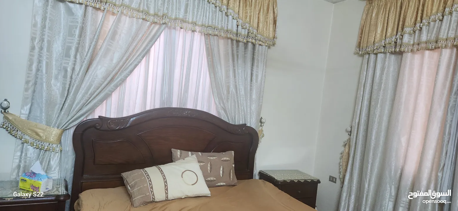غرفة نوم مزدوجة خشب لاتيه