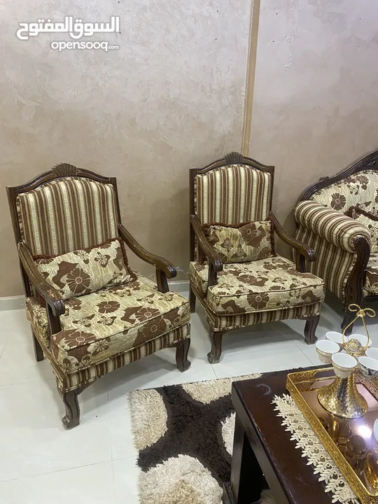 كنب ومطبخ للبيع مع برادي