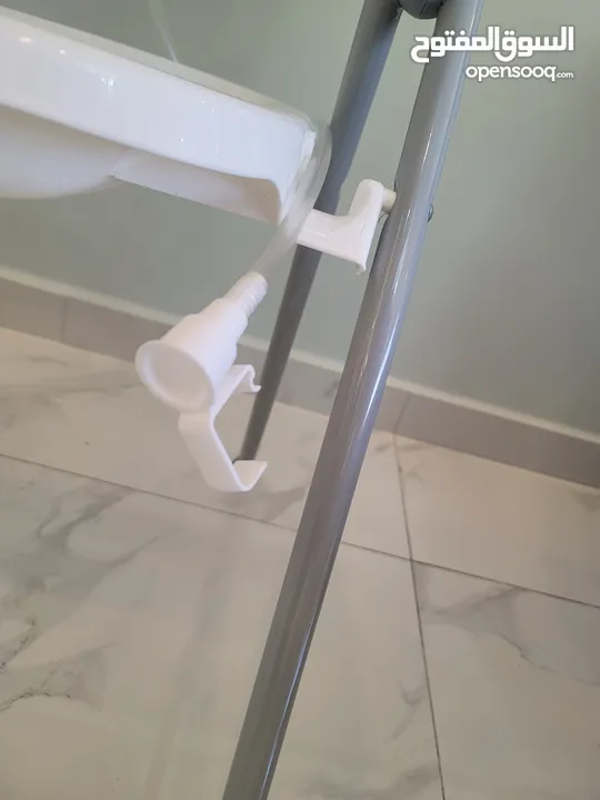 حوض استحمام للبيبي مع طاولة الحفاض - Baby Changing Table + Bathtub - LIKE NEW
