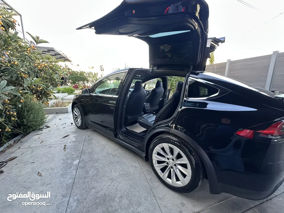 Tesla Model X وارد الشركة مميزة جدا