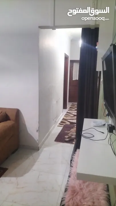 منزل مكون من 3غرف نوم و3 حمامات واحده ماستر وصاله وصالون  وحديقه عدد 2