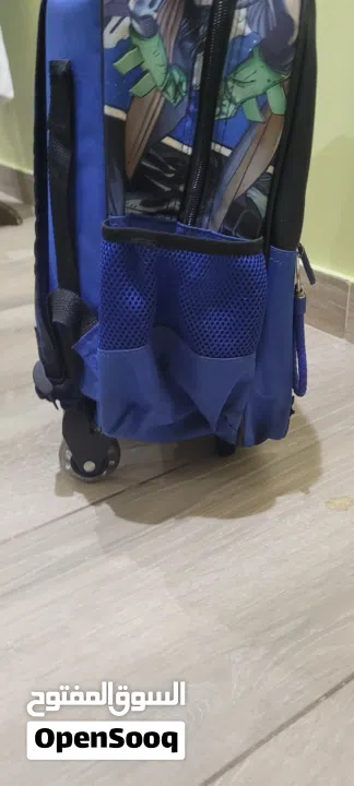حقيبة اولاد مدرسية ذات جودة عالية و استعمال و حفاظ على الحقيبة بحالة ممتازة شبه جديدة و لا عيوب