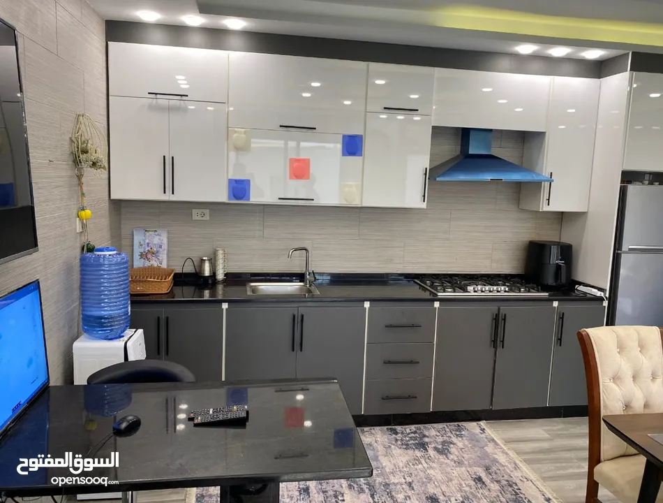شالية مميز مطل على البحر قريب من البحر في منطقت الفنادق