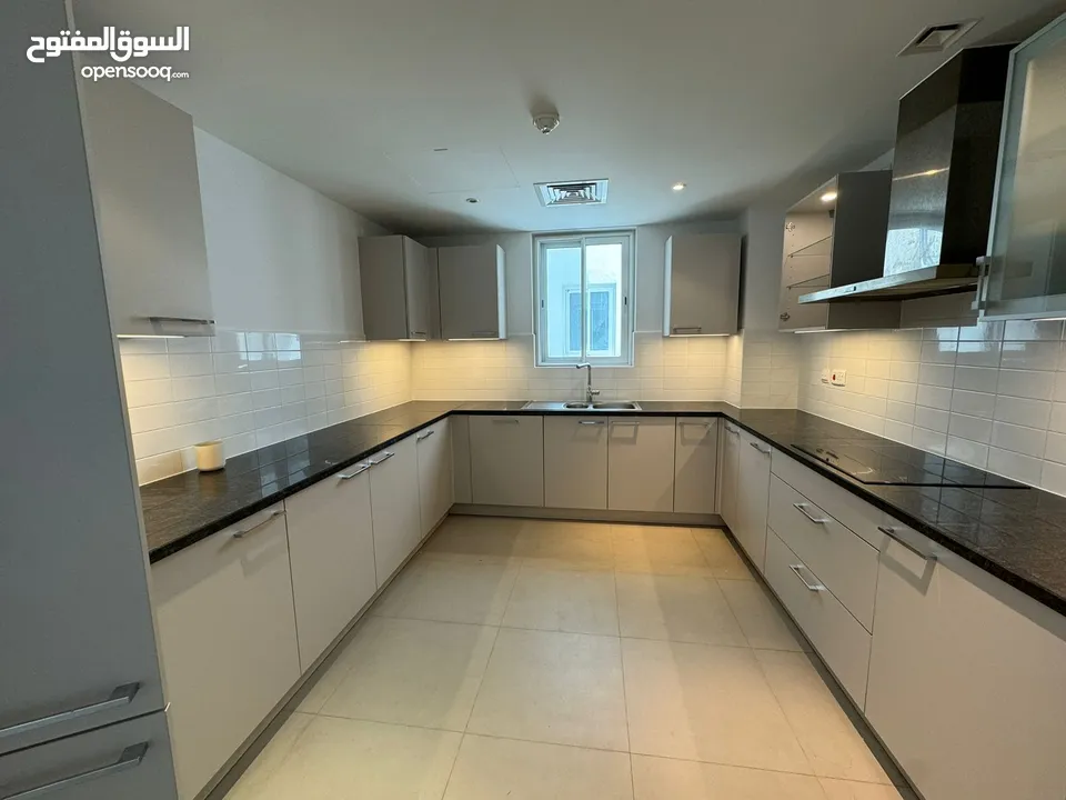 2 BR Lovely Apartment for Rent Located in Al Mouj