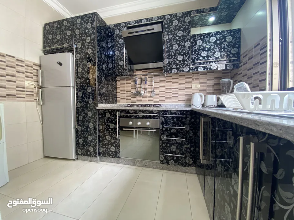 شقة فخمة مفروشة كامل للإيجار-طابق ثاني-110م-الصويفية- 3 دقايق من Swefieh village