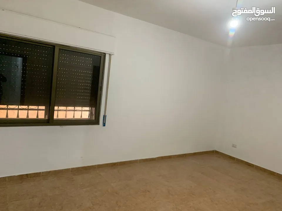 شقة جديدة مع حديقة بسعر مغري لم تسكن