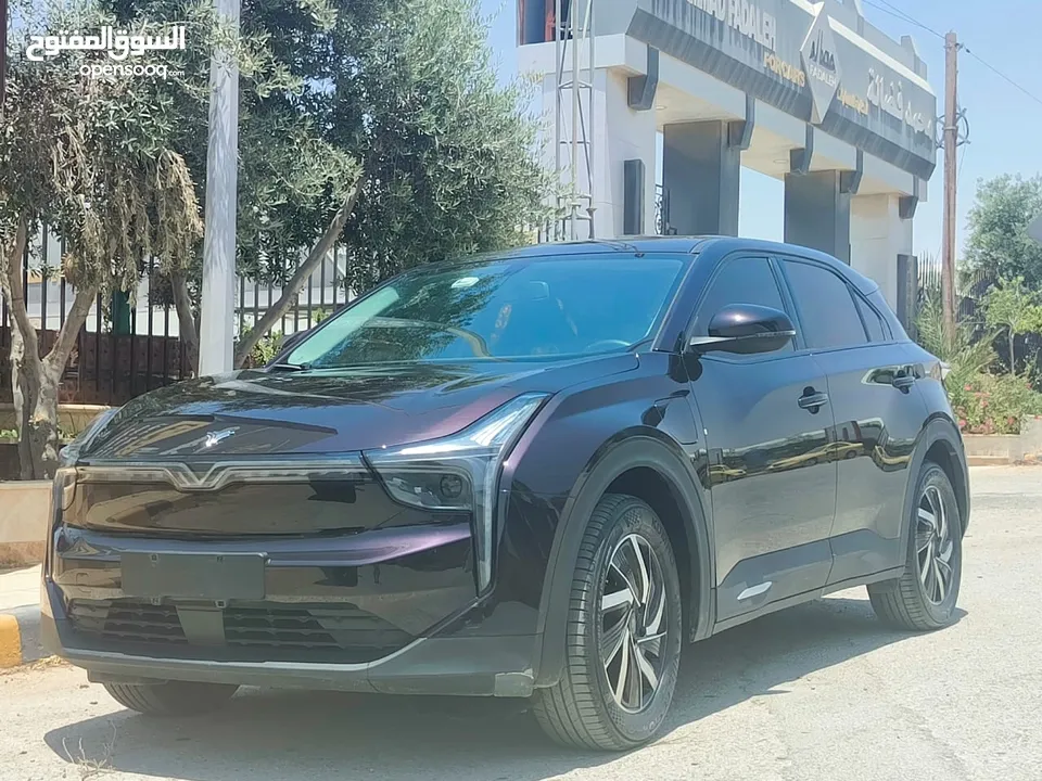 نيتا يو برو 2022 لون باذنجاني حره
