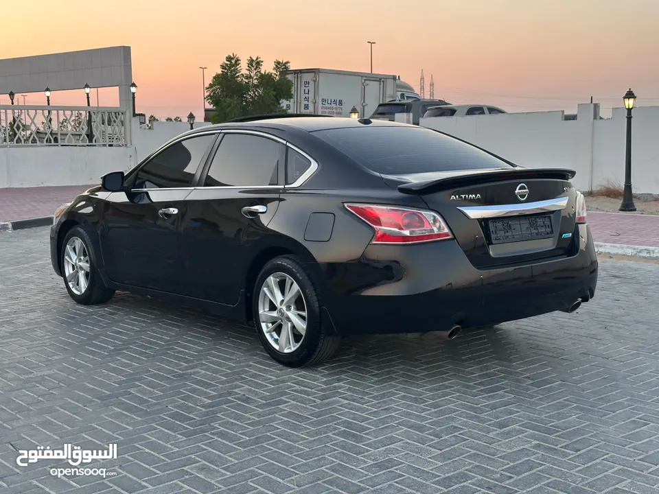 Nissan altima 2013 SV full option Super clean car well maintained