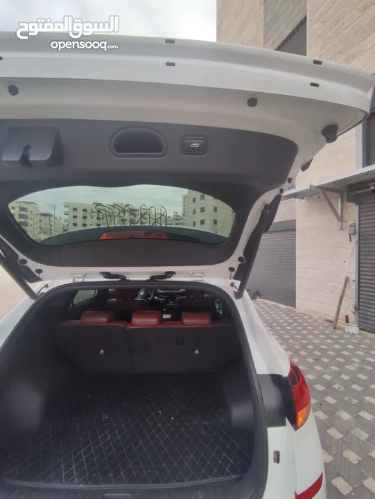 هونداي توسان فل الفل اضافات دهان شركة وعداد أصلي 70000كم فقططط رخصة وتأمين شامل للبيع بسعر مغري