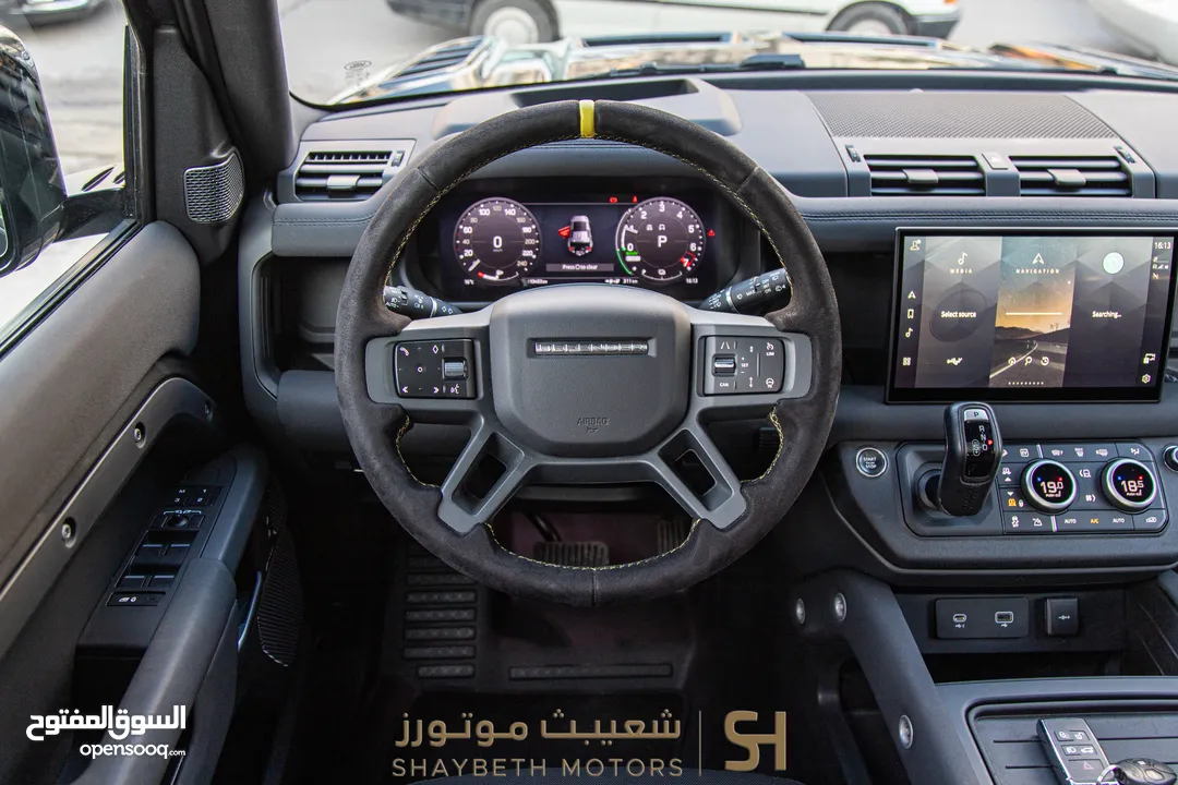 Land Rover Defender 2023 X-dynamic plug in hybrid  Urban package