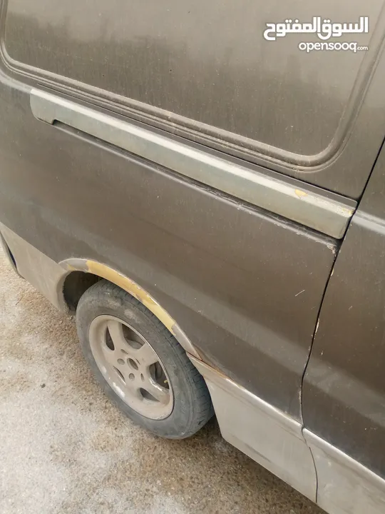 باص ستركس موديل 2000