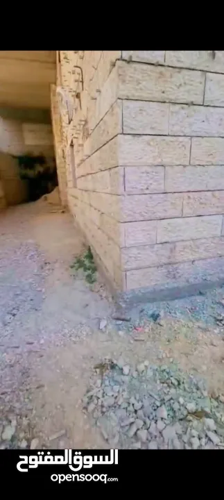 شقه عظم للبيع في بتونيا مساحه داخلي 150متر مع ارض 200متر