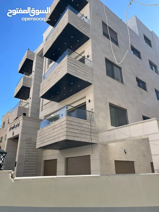 طابق ثاني في ضاحية الياسمين تشطيب حديث