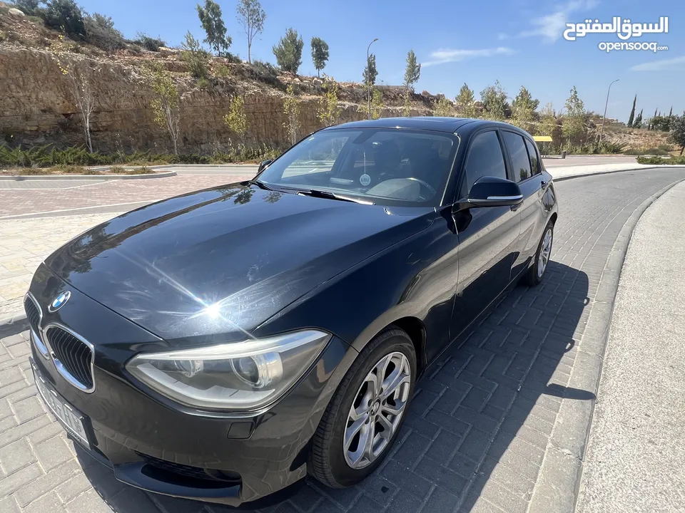 سيارة بي ام دبليو المانية من طراز BMW116i موديل 2016 \ ترخيص 2015 امكانية البيع دفعة وشيكات للجديين