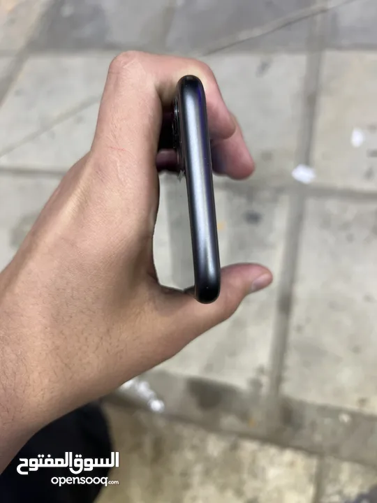 للبيعiphone 11
