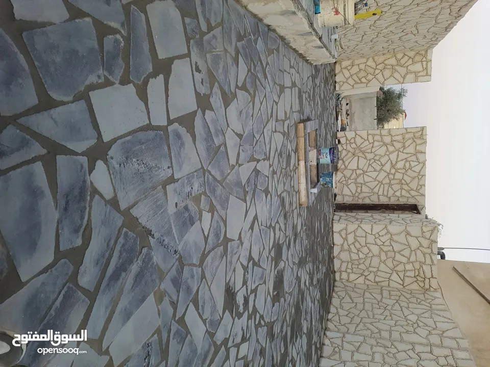 ابو يوسف  لاكفاة اعمل الحجر الصناعي   •شحف الجدران •شحف الارضيات بلاط • قصره