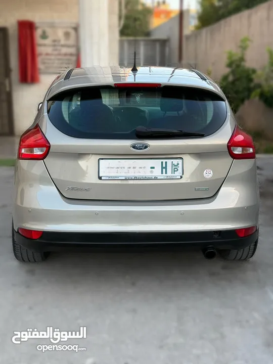 سيارة فورد فوكس 2016 بوضع ممتاز للبيع كاش بداعي السفر