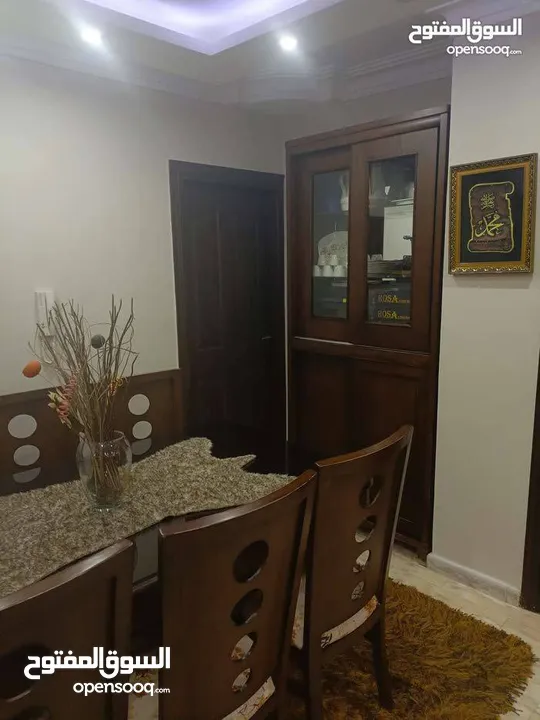 اثاث مستعمل بحالة الجديد حالته ممتازه.