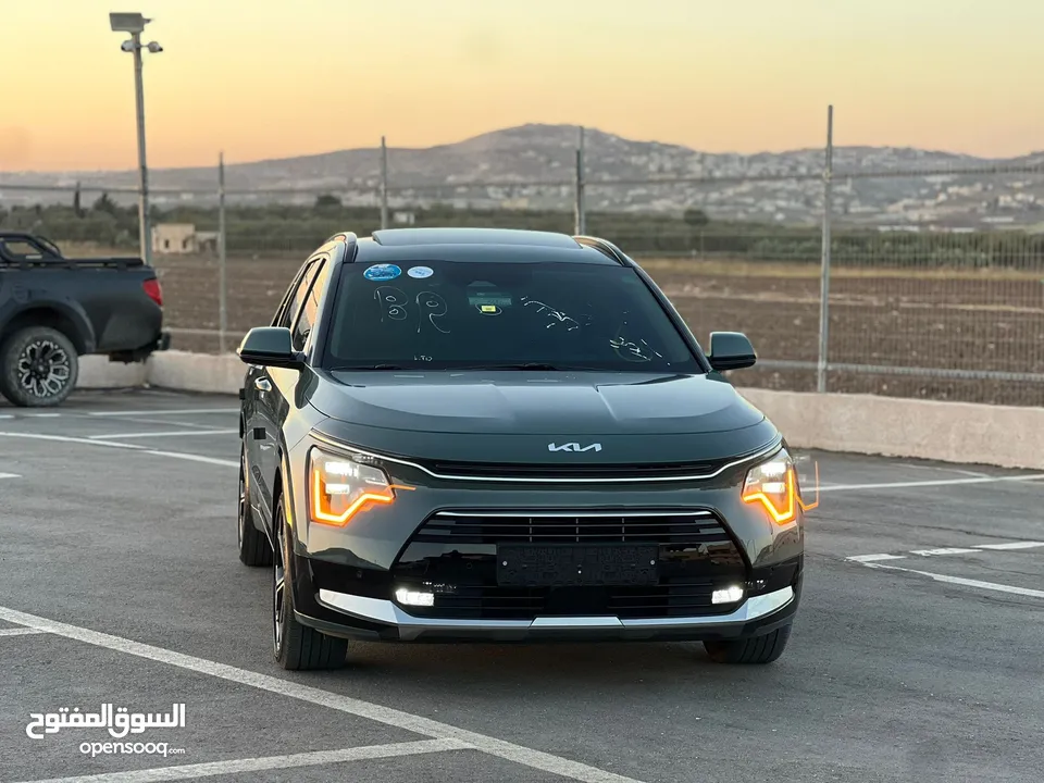 كايا نيرو  هايبرد (بنزين+كهرباء ) فل الفل  فتحة سقف  لون مميز اضافات مميزة  2022