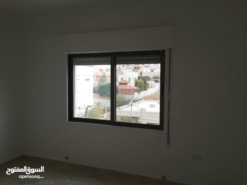شقة سكن أ ضاحية الامير علي طريق المطار بجانب مدارس بيت المقدس 130 متر مربع طابق 2