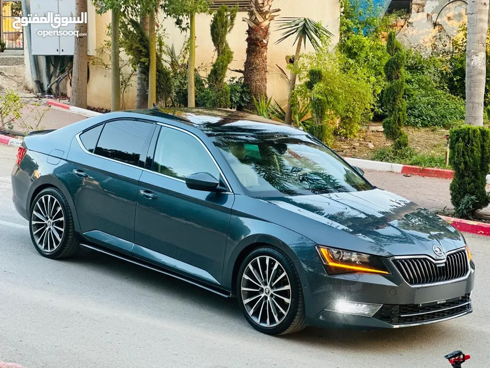 سوبير 4*4 لورين كلمنت للبيع بسعر مناسب