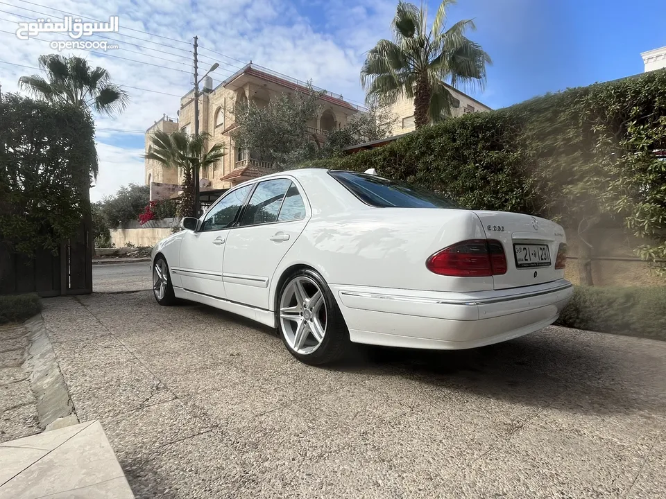مرسيدس  E200KOMPRESSOR AVANTGARD