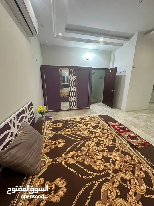 استوديو مفروش بالغبرة غرفه كبيرة ومطبخ وحمام Furnished studio in Ghubrah, a large room, a kitchen an