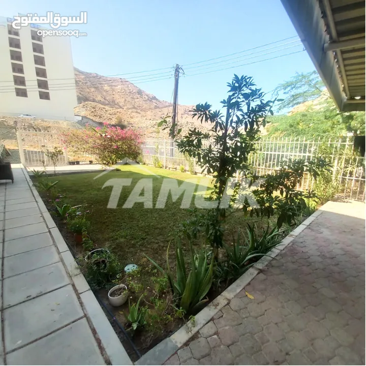 Apartment with Private Garden for Rent in Ruwi REF 147BB