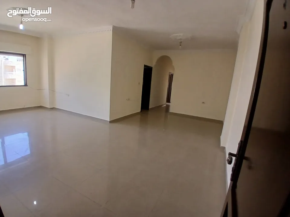 شقه فارغه للإيجار الجبيهه