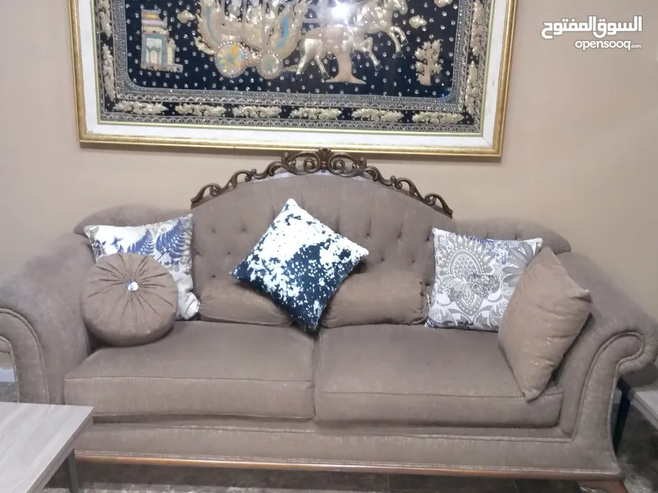 طقم كنب بحالة ممتازة