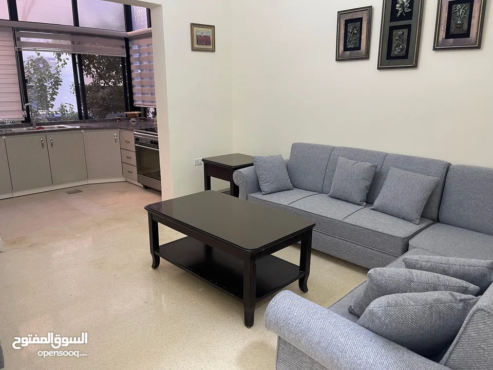 شقة مفروشة للايجار الشهري او السنوي بالجندويل قرب مجمع الاعمال