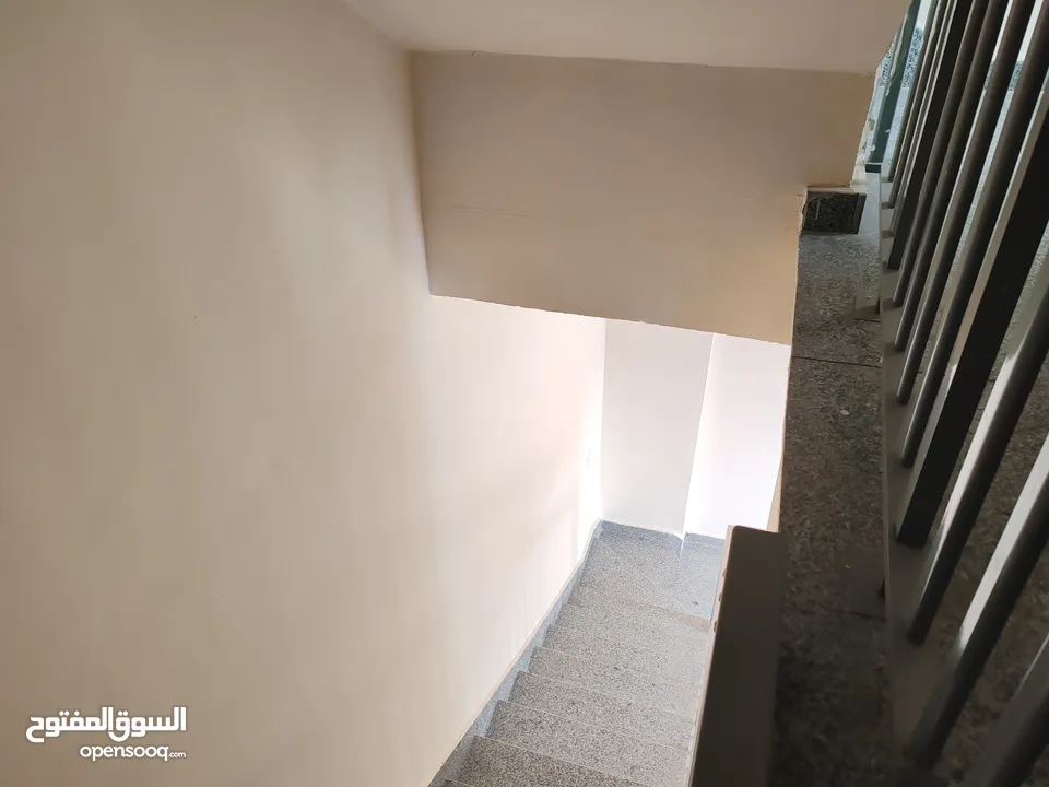 فيله للايجار بسعر شقه تكيف مركزي مع حوش وباركن اطلاله مفتوحه Tawn house for rent in Ajman 42000