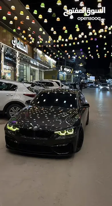 BMW 330i سيارة