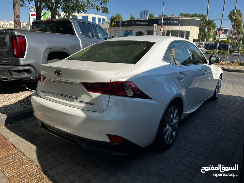 لكزس Lexus IS300h 2016