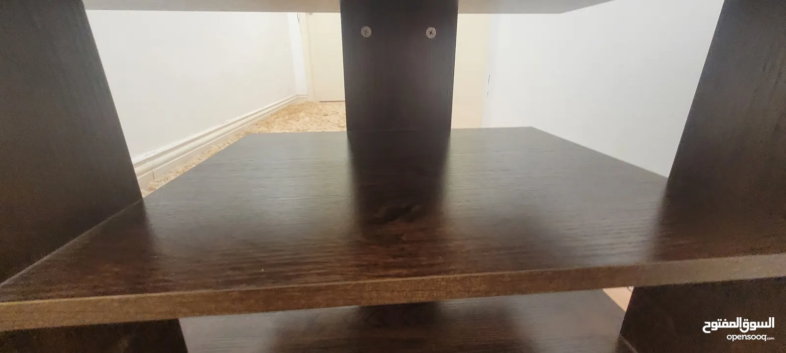 Wooden Table طاولة خشبية