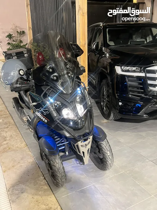 سكوتر كوادرو فل كامل 3 عجال 350cc للبدل ع سيارة او للبيع مع دفع الفرق الافخم بالاردن