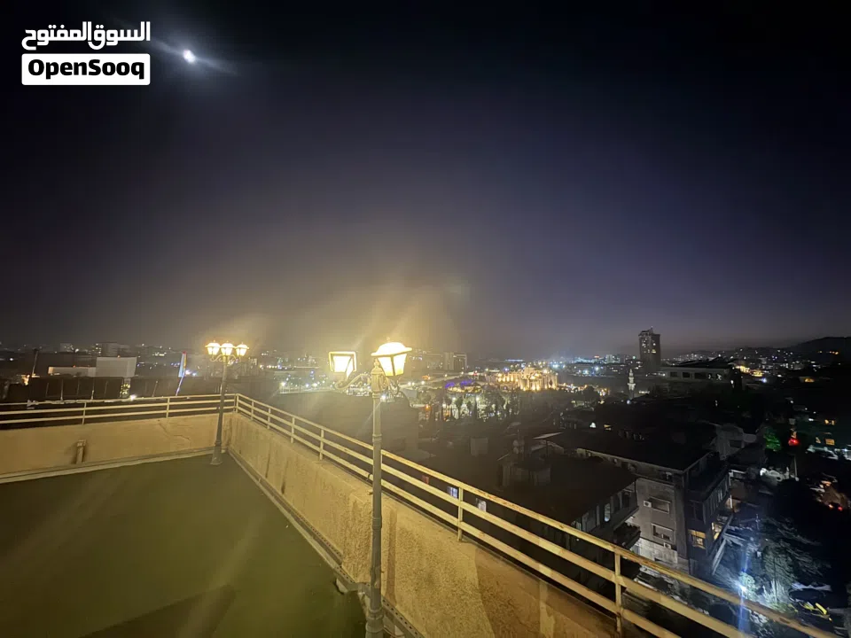 للبيع منزل إطلالة على ساحة الأمويين