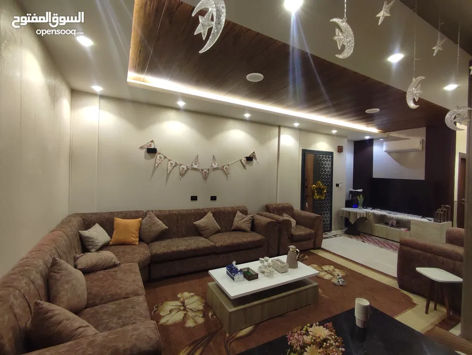 شقة طابق تسوية بناء حديث للبيع