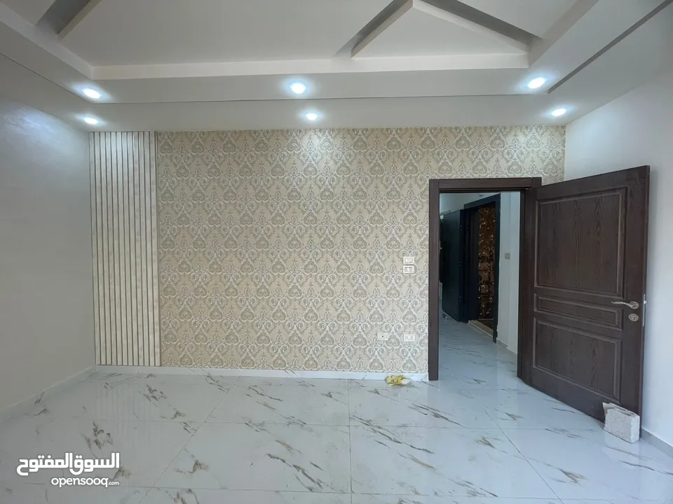 شقه 220 م دوبلكس مع رووف فاخره للبيع جنوب غرب دوار اللوازم لجامعه اليرموك