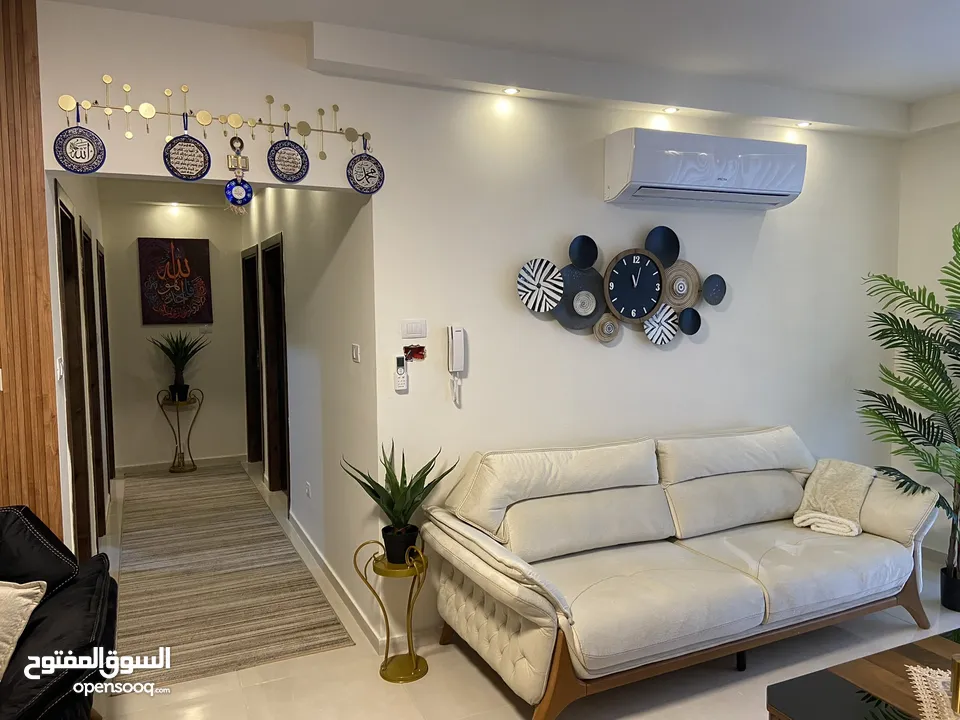 شقة عرسان فاخرة للإيجار في روابي – مفروشة بالكامل بذوق راقي