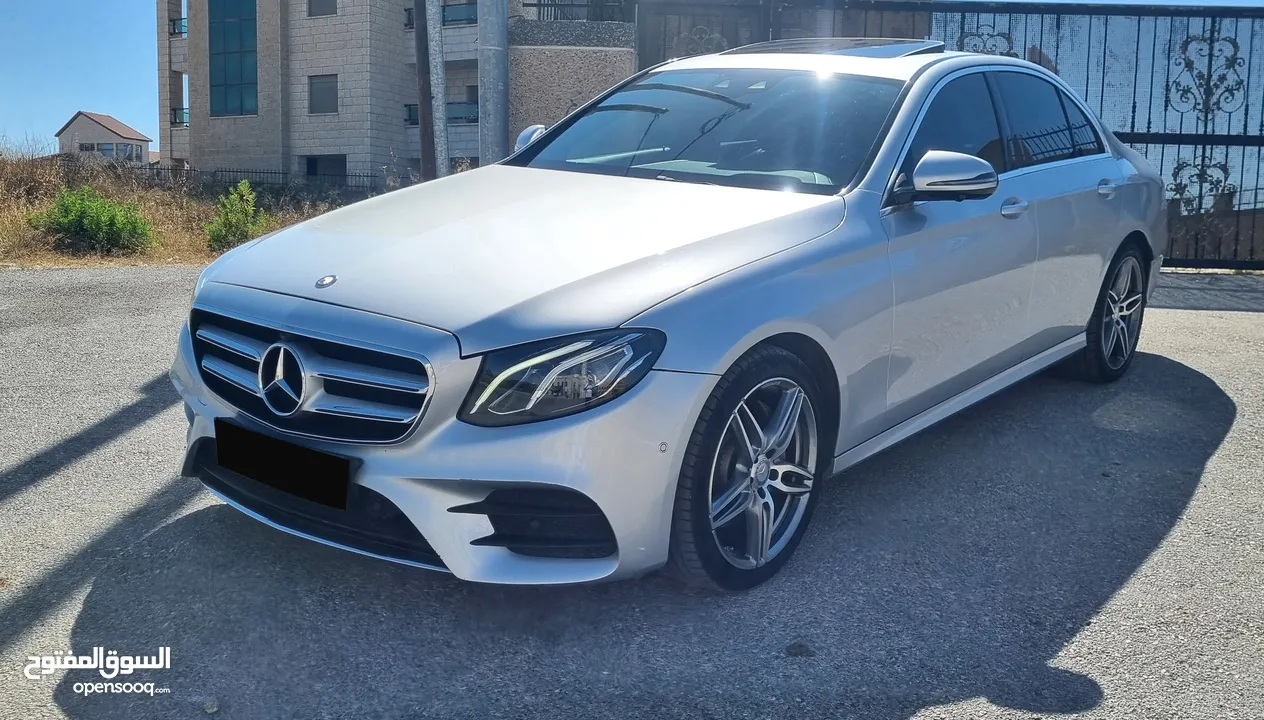 بحالة الوكالة  ++Mercedes Benz - E200 AMG - Full Option